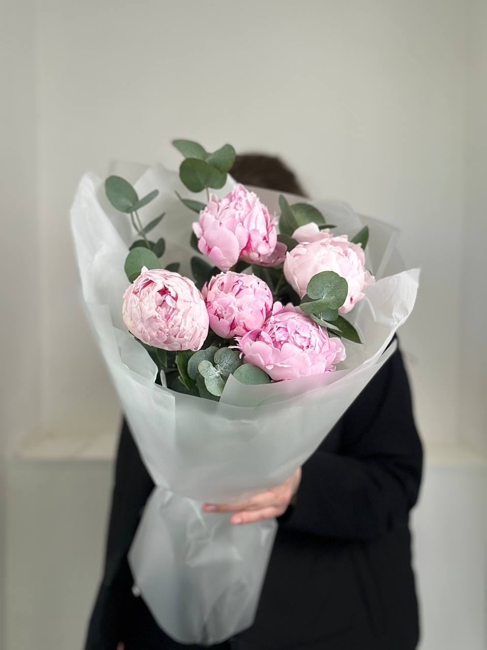 5 пионов